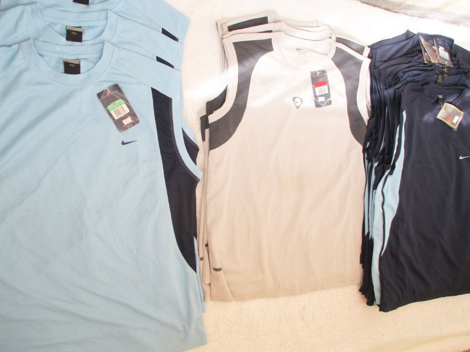 Tricouri maieuri Adidas alb cu bleumarin, lungime 82cm latime 59cm