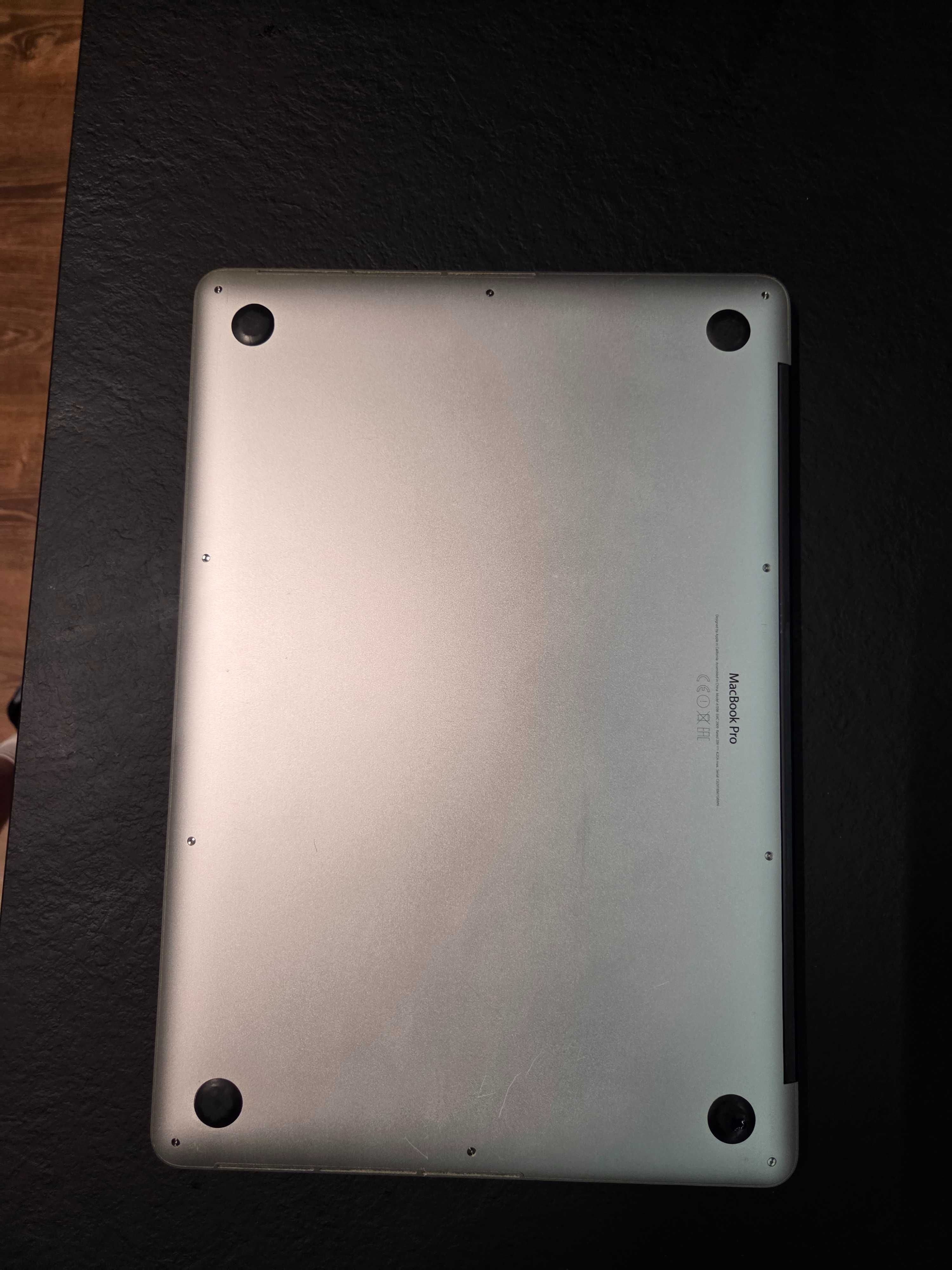 Macbook Pro 15' 2015 16GB 256GB сменена батерия