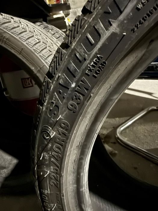 225/40/R19  зимный балон