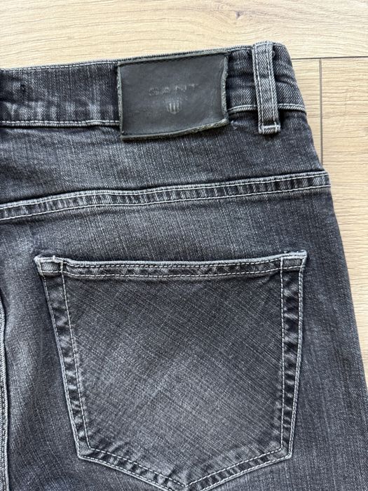 Blugi GANT Tyler Gri Barbari | Marime 33 x 32 (Talie 84 cm)