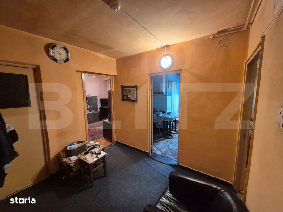 Apartament de vanzare, cu 2 camere, decomandat, zona Mihai Eminescu