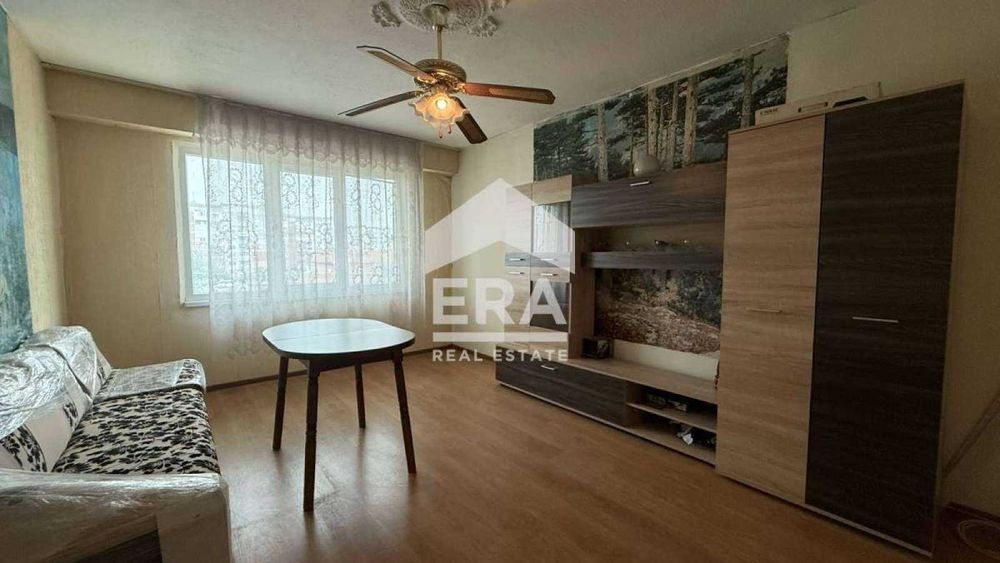 Двустаен апартамент в кв.Чародейка - Север