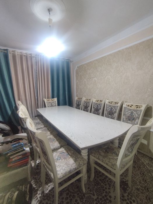 Stol-stul 12 ta Mehmonxonaga ideal srochna