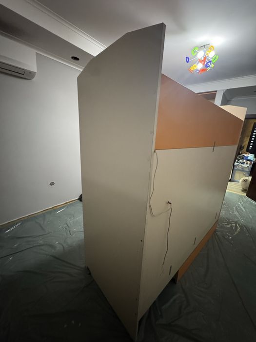 Двуетажнолегло с два матрака