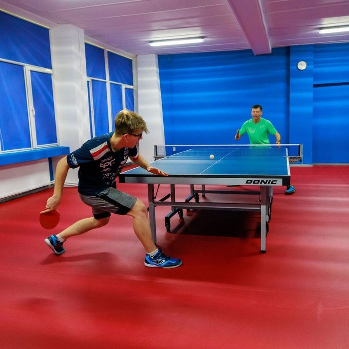 Antrenor tenis de masă. (Ping-pong)