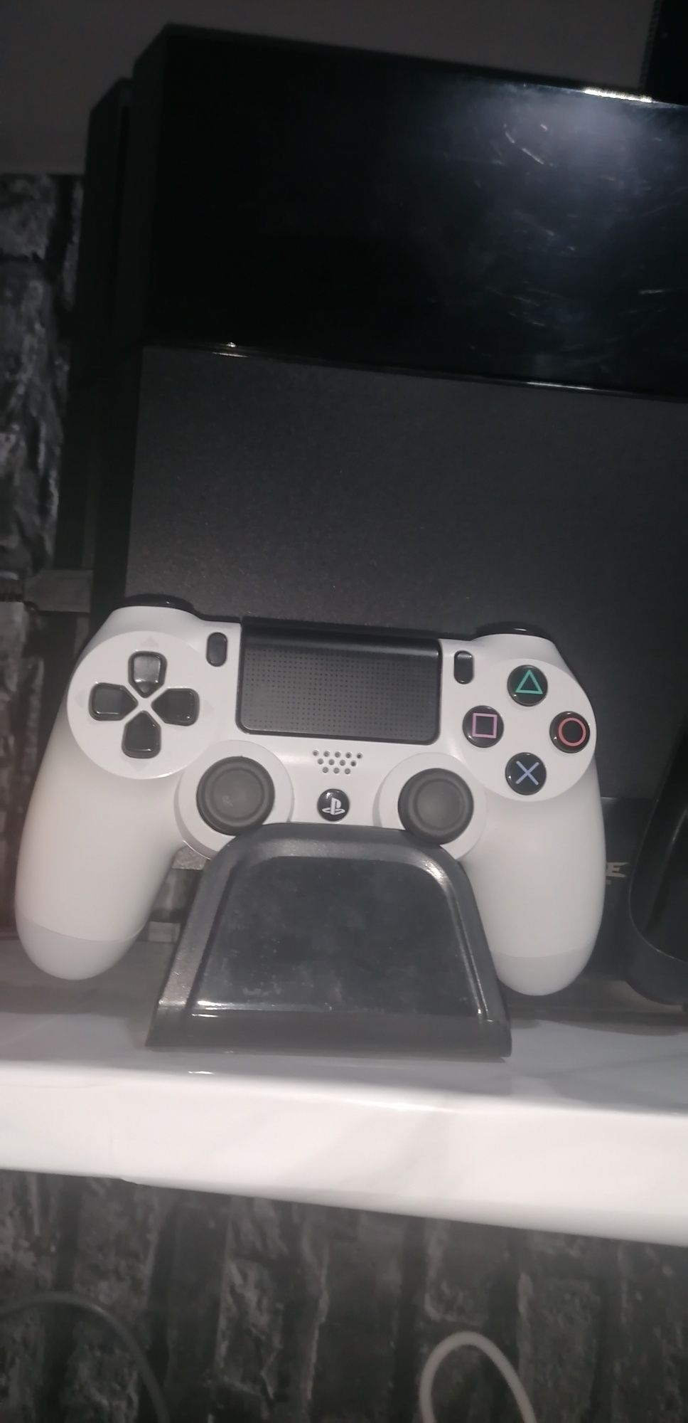 PlayStation 4 - 3 Controlere - 3 jocuri - suport