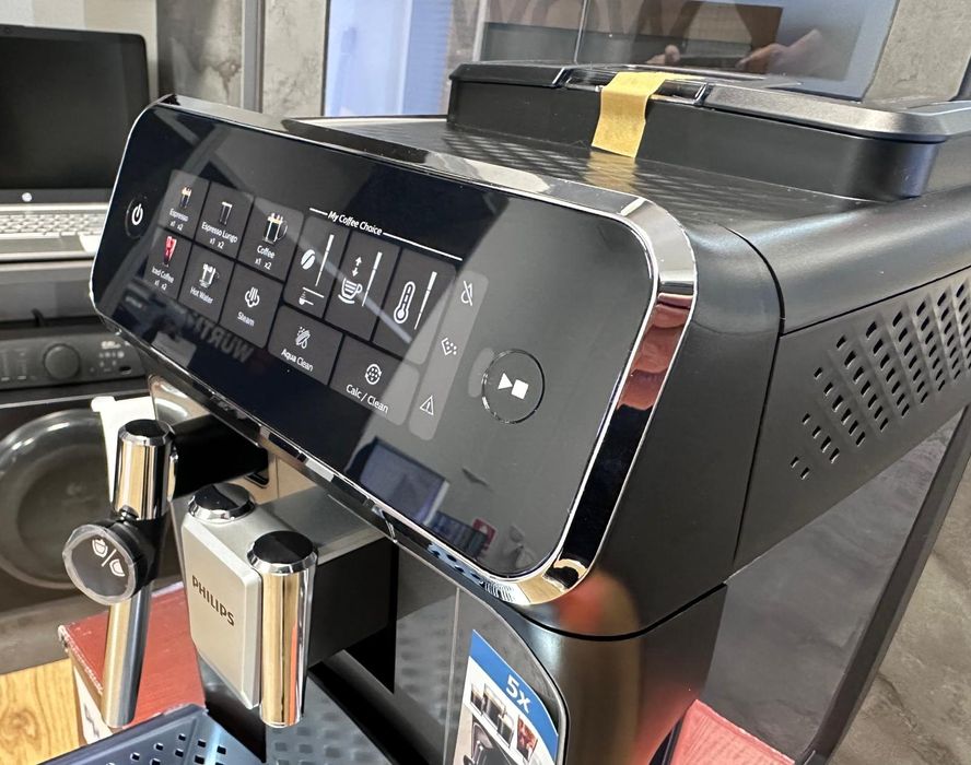 Amanet F28: Espressor automat PHILIPS Seria 3300 EP3329/70 NOU  (N)