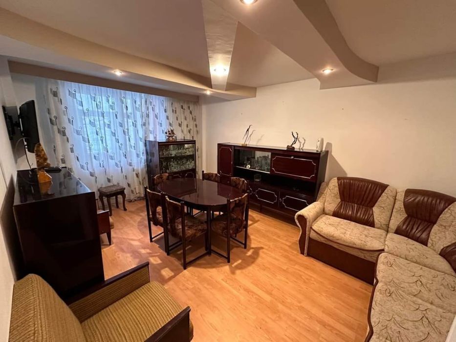 Inchiriez apartament