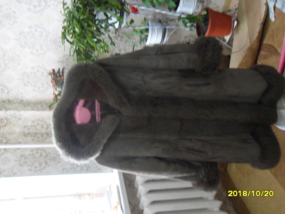 продам дубленку с мехом лама