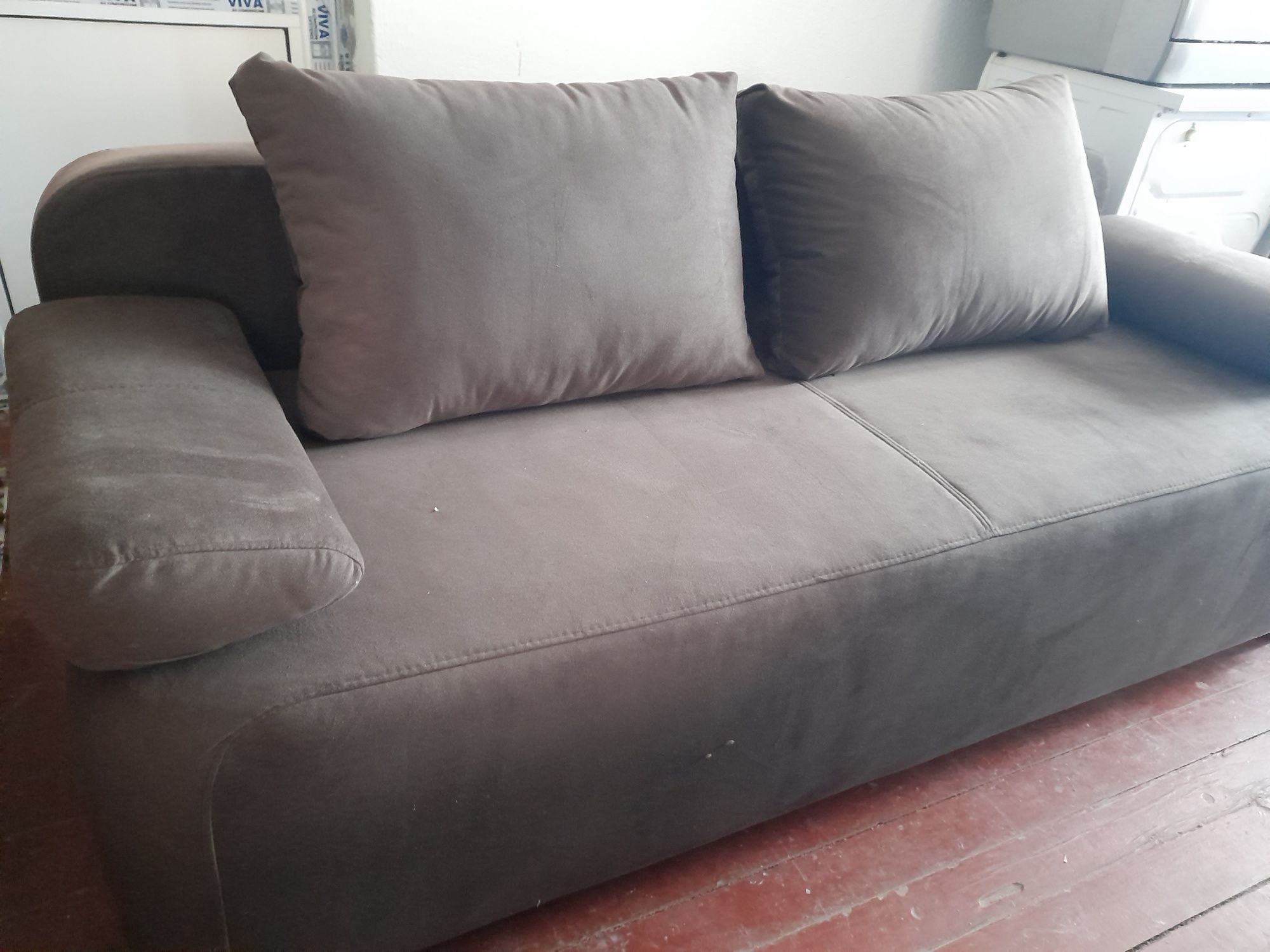 Чисто нов диван с касова бележка