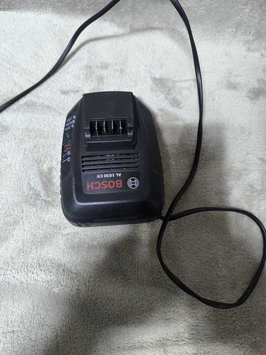 Încărcător Bosch AL1830CV