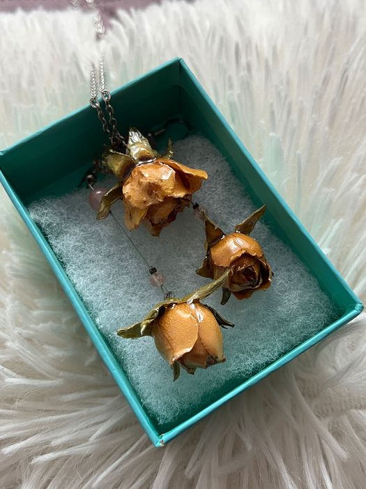 Ръчно правени бижута от естествени цветя