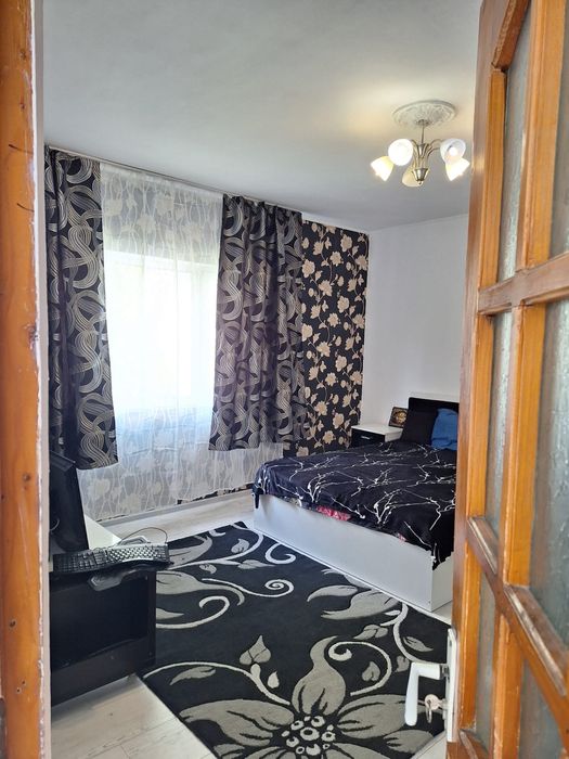 Apartament de inchiriat la curte