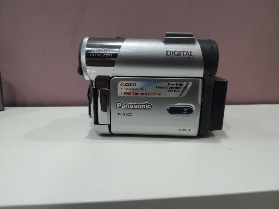 Продавам оригинална японска цифрова камера Panasonic