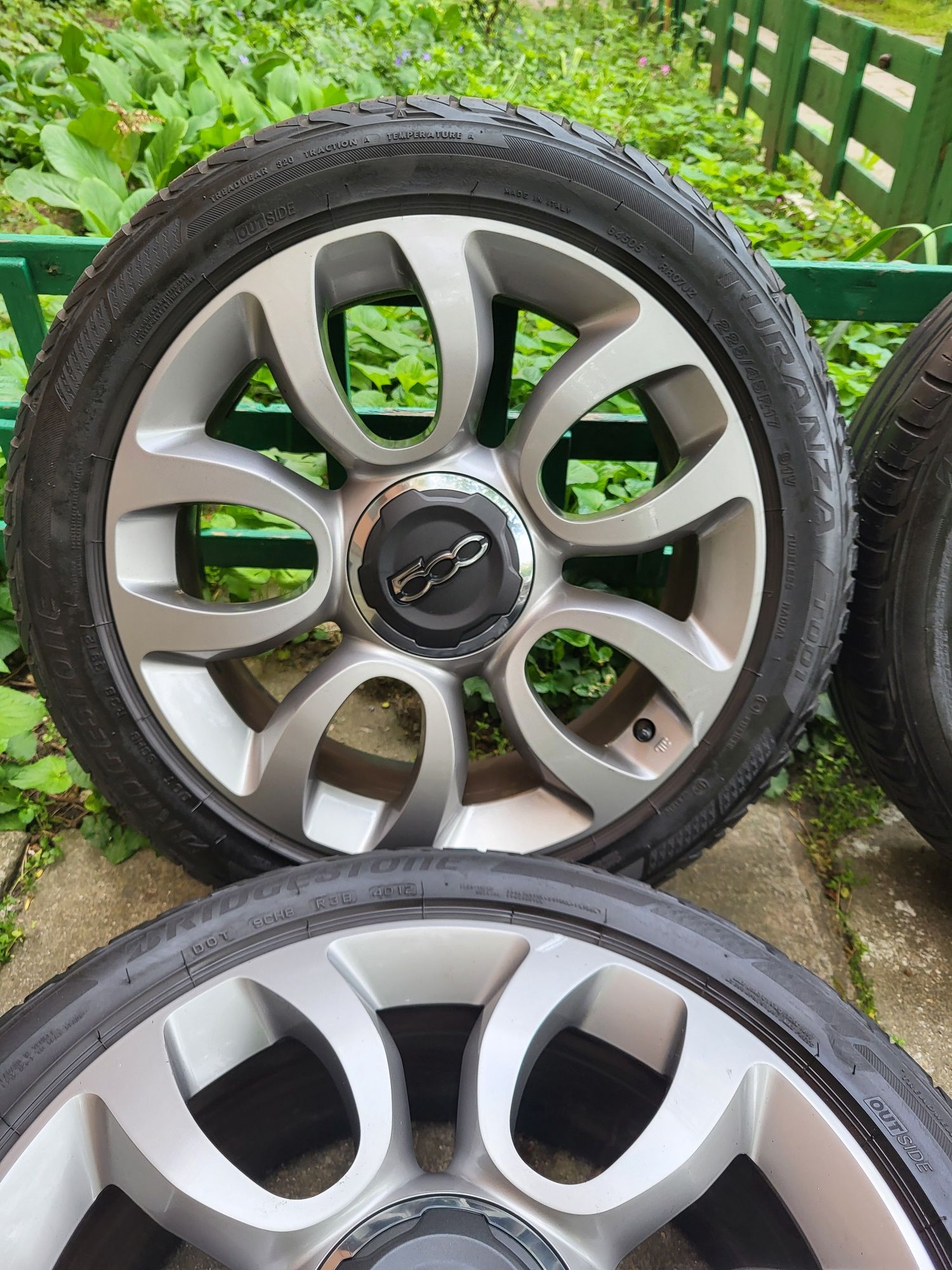 Джанти 17ки 5х98 за Fiat 500L с гуми Bridgestone