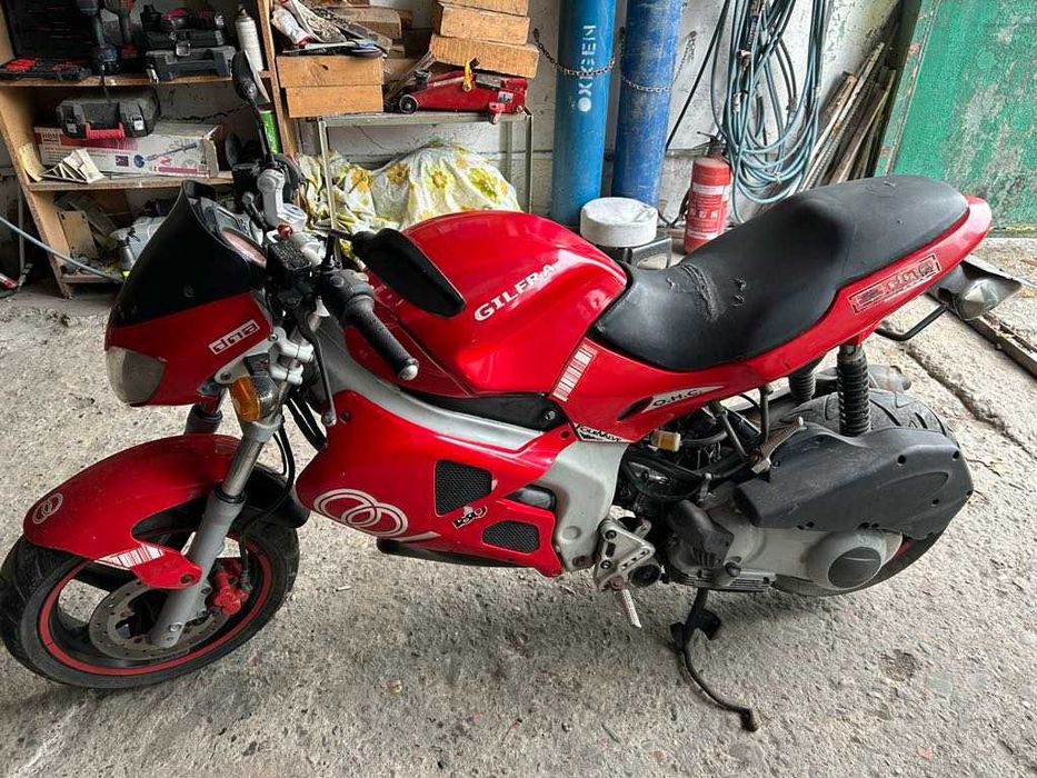 Vând scuter 180 gilera dna