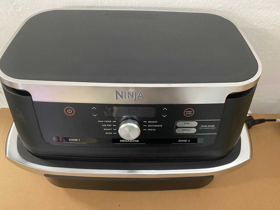 Фритюрник с горещ въздух Ninja AF500UК,10.4 л, 2470 W