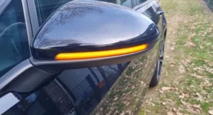 Динамични (бягащи) мигачи за огледалата за VW Golf Голф