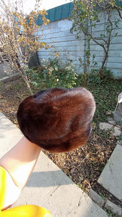 Норковые шапки 2 штуки