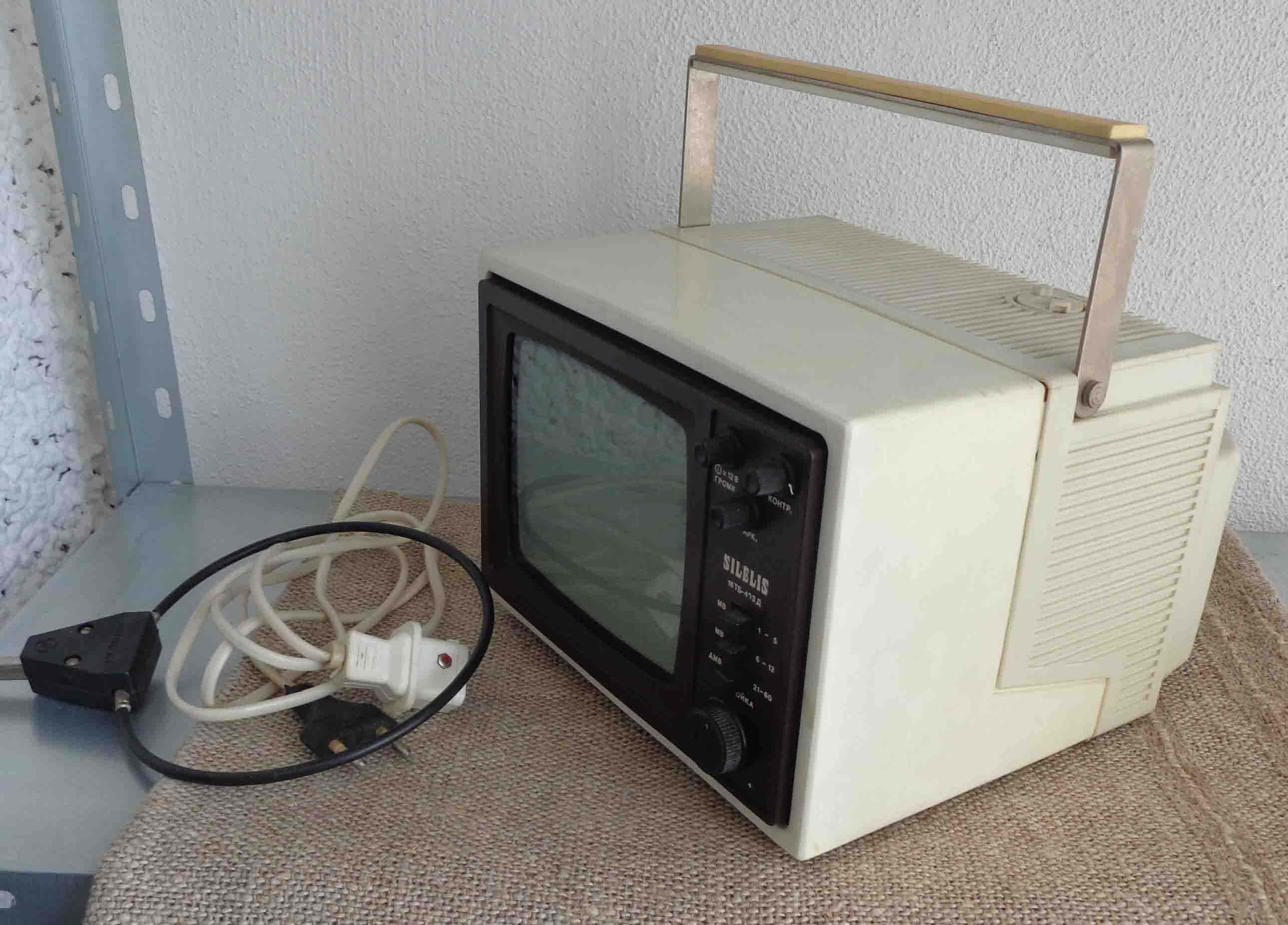 Портативен телевизор SILELIS ТБ-403Д