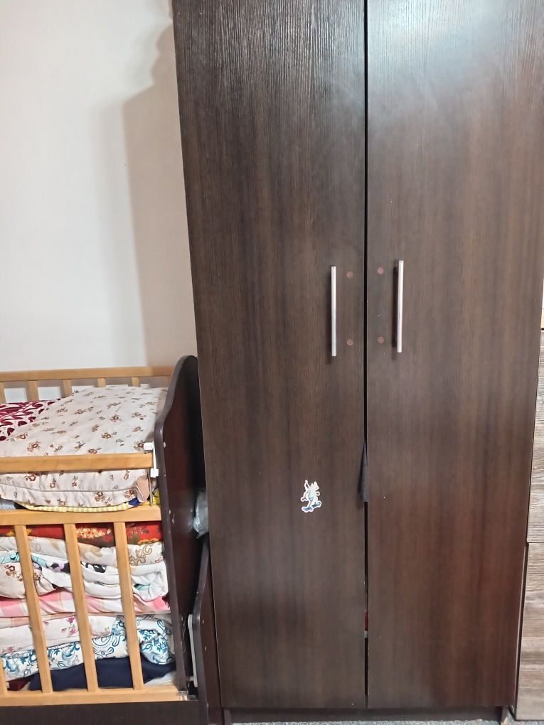 Срочно продам шкаф
