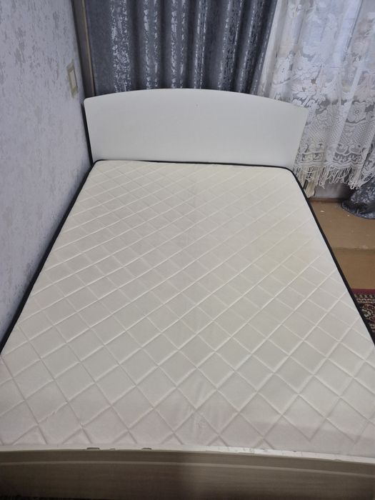 Кровать двухспальная