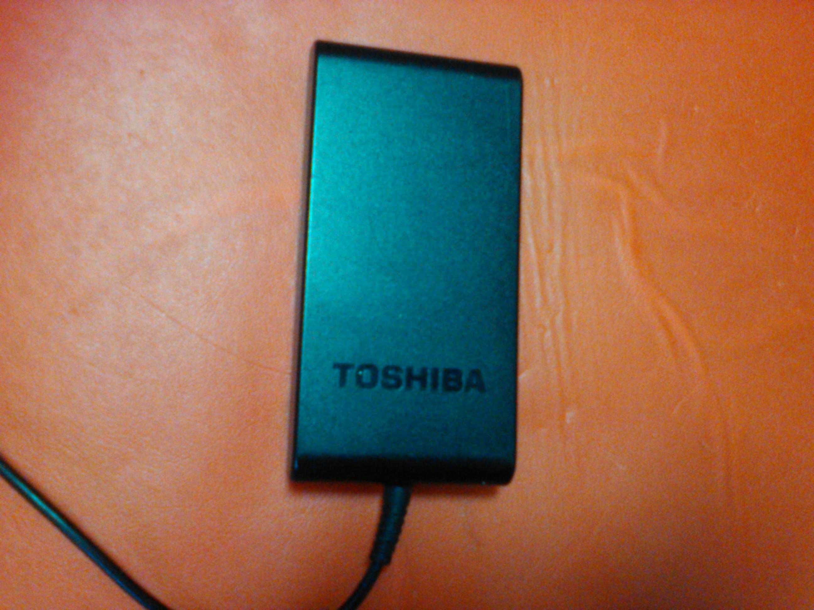 Incarcator laptop TOSHIBA 15V, 5A, impecabil