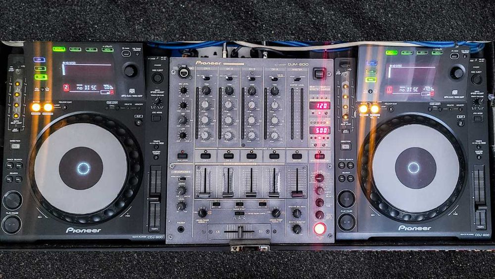 Продаётся Pioneer CDJ 900 - Djm 600 + кейс