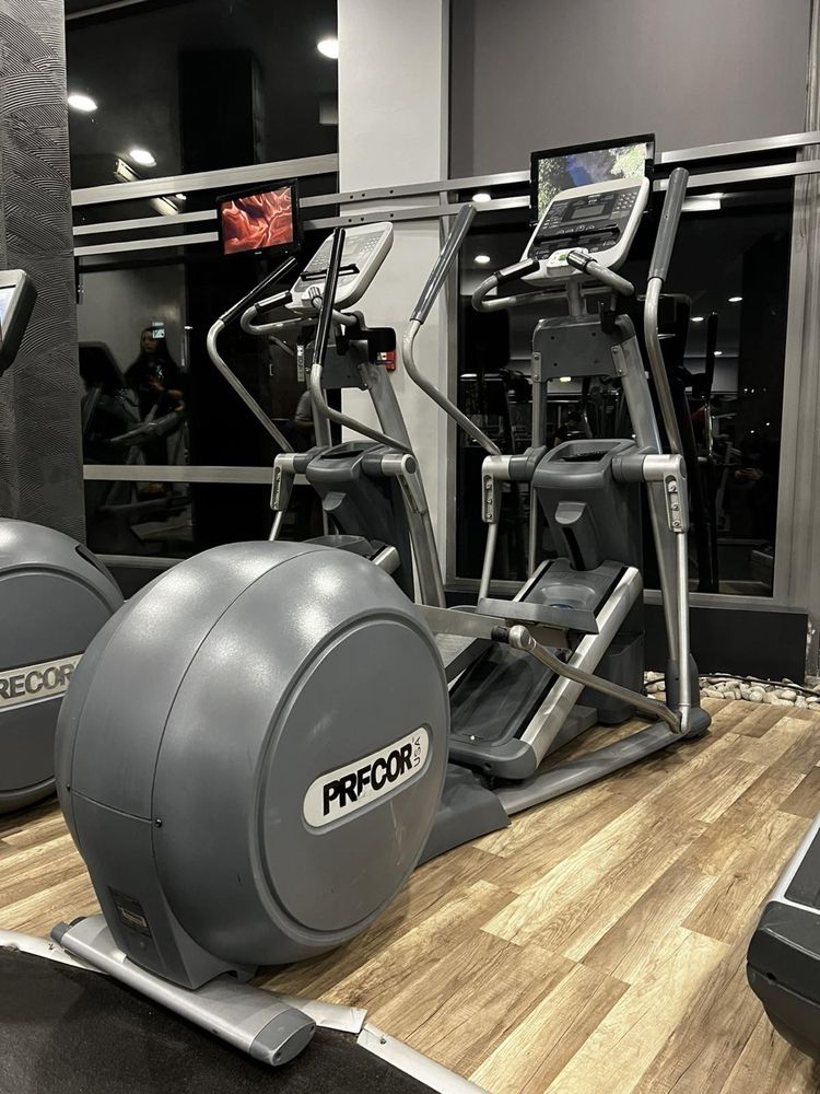 Precor EFX 576i  Кростренажор