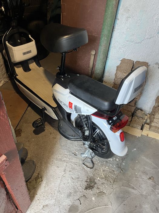 Scuter electric fara permis