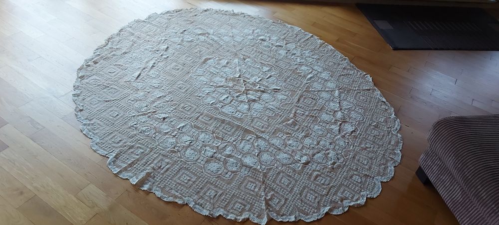 Плетена покривка за маса