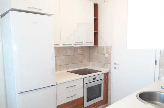 Дава се под наем Тристаен апартамент в Пловдив, Кючук Париж - 88 кв.м за 295.8 € - Снимка #2