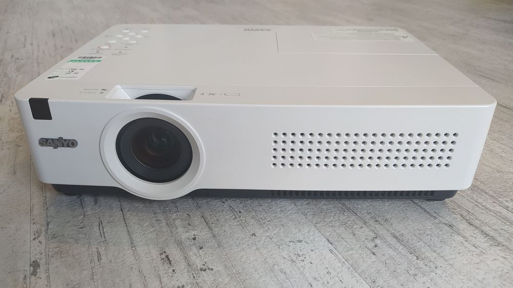 Проектор Sanyo PLC-XU300A