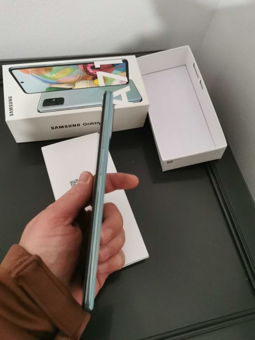 Продавам Samsung Galaxy A71