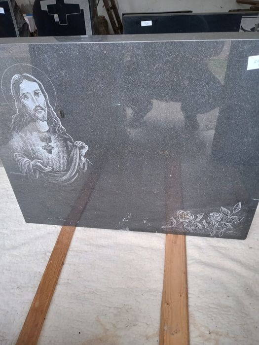 Piatra funerara pt. mormânt, granit negru din România