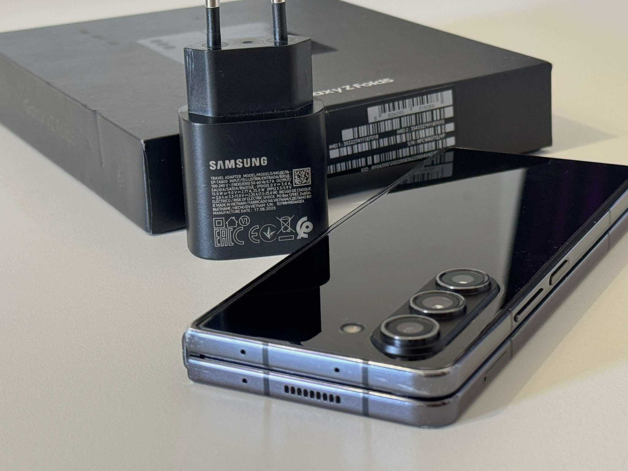 Бартер! Galaxy Fold 5 Phantom Black (Черен) + Aдаптер