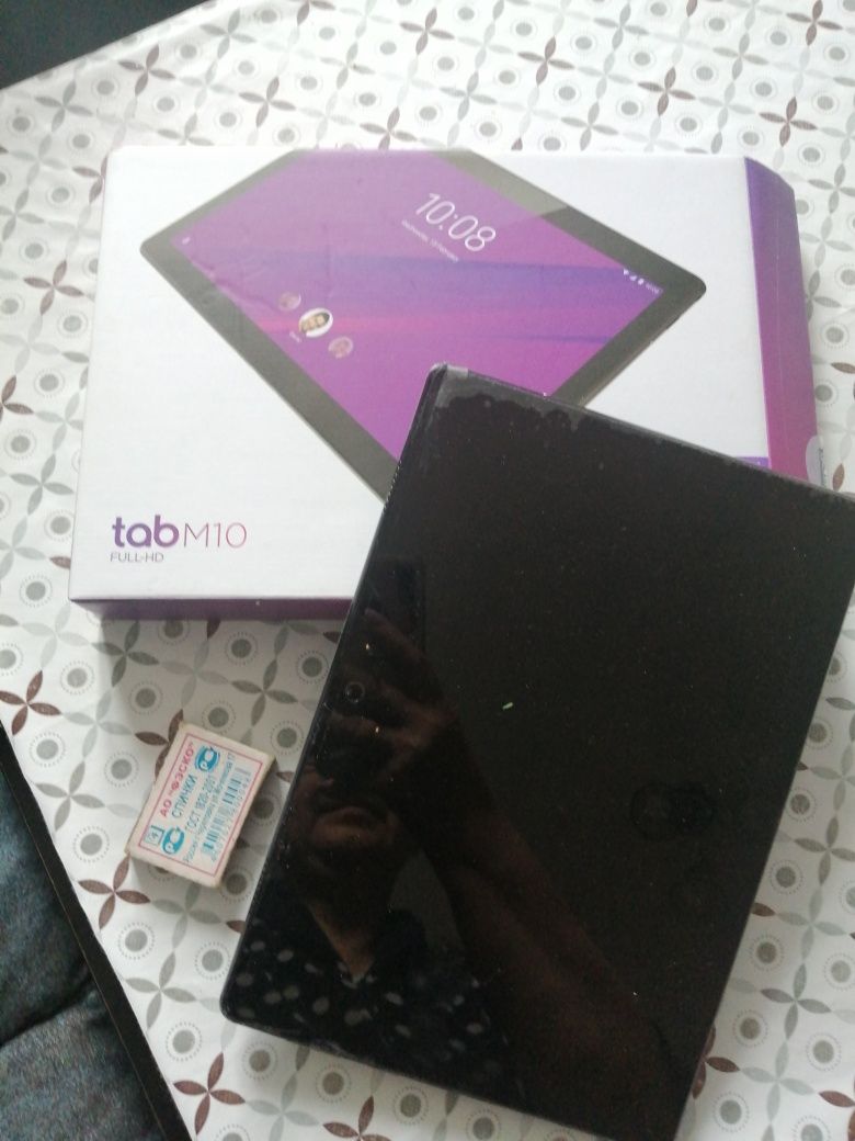 Продам планшет Леново tab m10