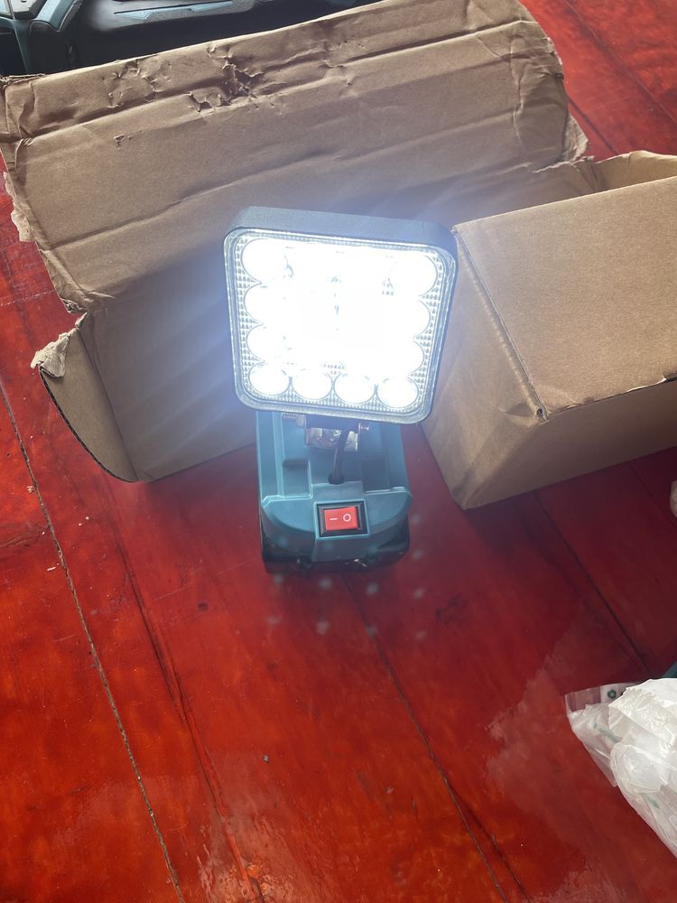 Makita lampa pe acumulator
