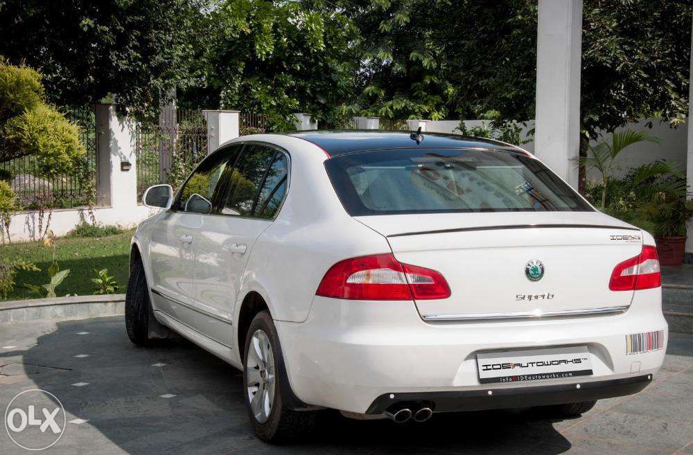 ELERON portbagaj (lip codita) Skoda Superb RAPID Octavia FABIA