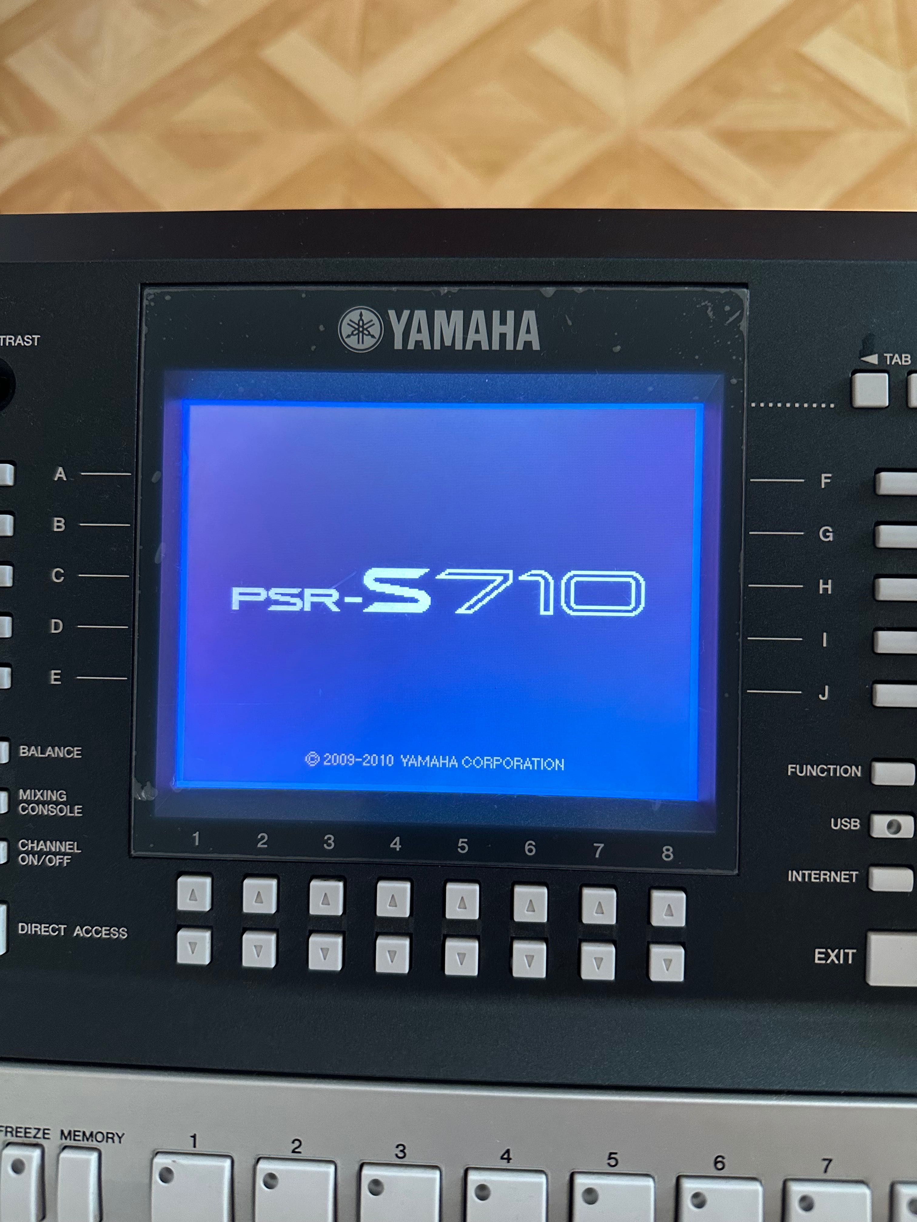 Orgă Yamaha PSR-S710