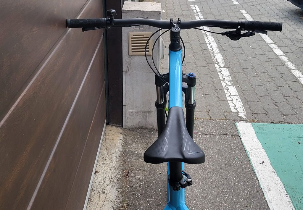 Vând mtb trek marlin 7