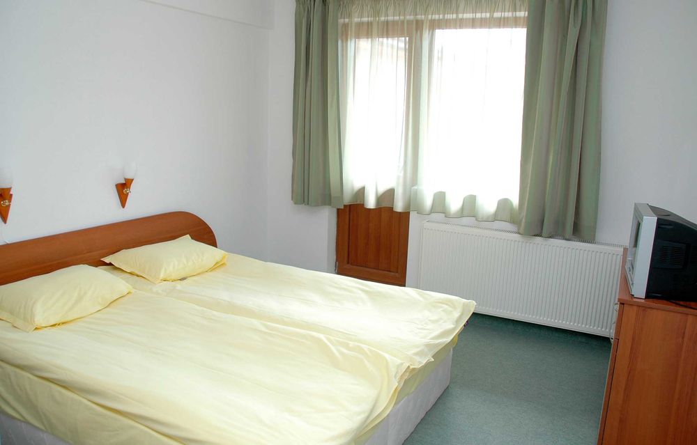 Банско - свободна къща за Нова година - 3 нощ./ 20 места