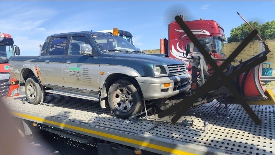 Vând sau Dezmembrez mitsubishi l200