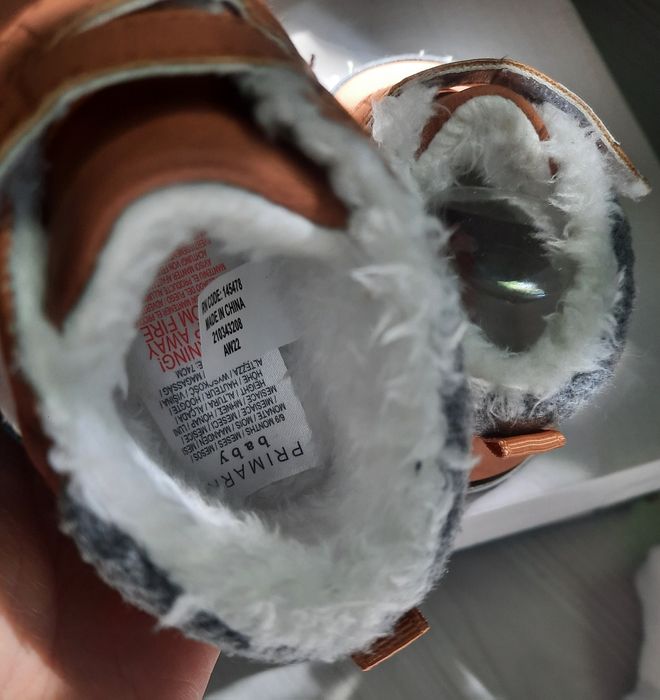 Palton + fes + mănuși + ghete bebeluș, mărimea 3 - 6 luni+