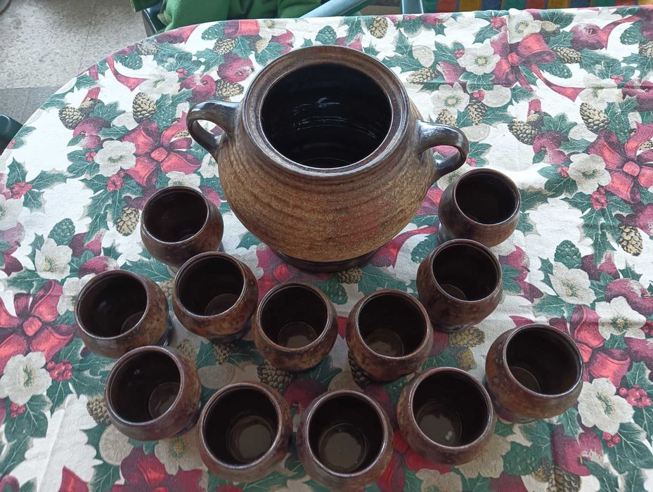 Carafa ceramica si 6 pahare cu romburi,albastre