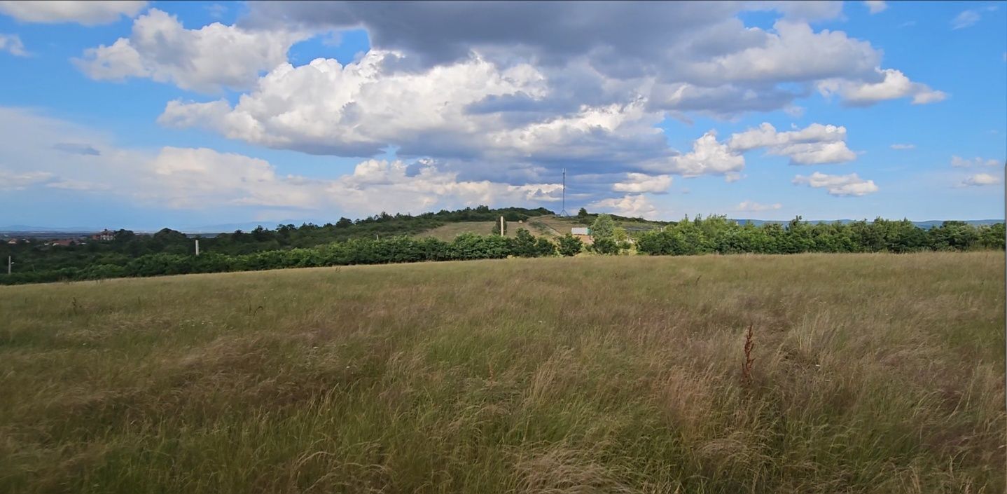 Teren intravilan cu panorama deosebita si drum asfaltat nou