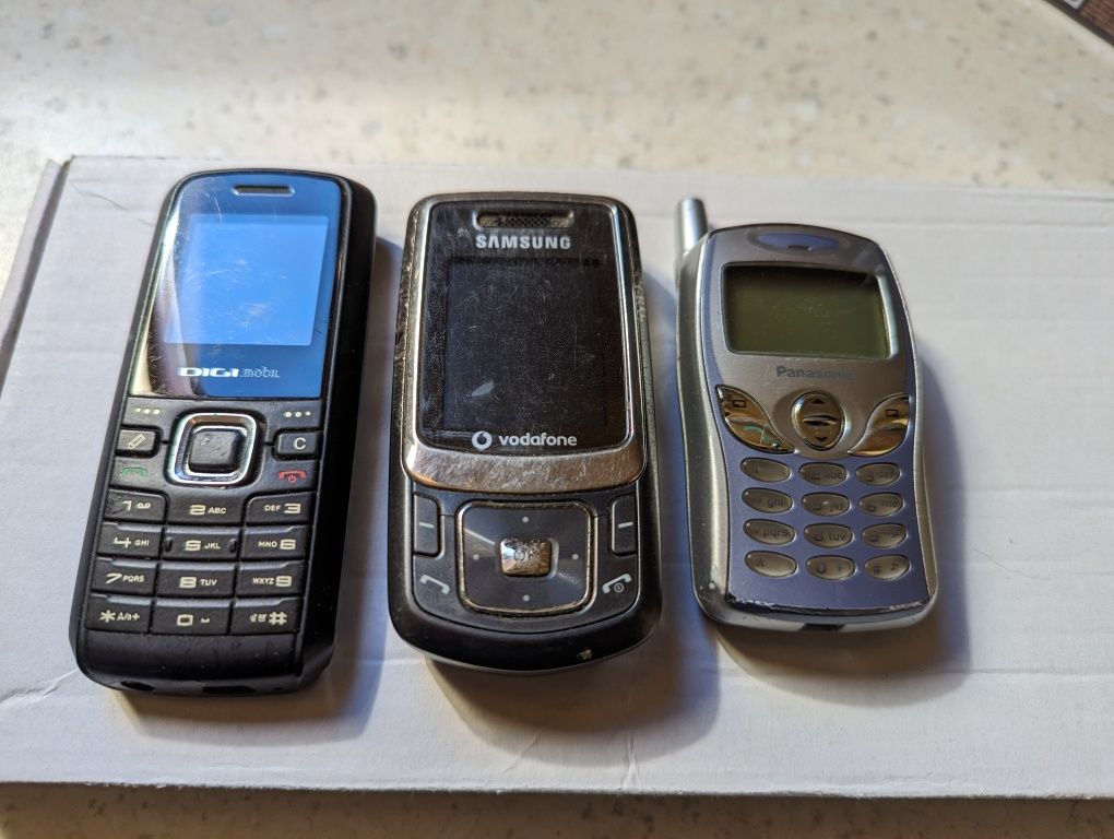 Lot  telefoane vintage Sony Ericsson, Nokia, Samsung