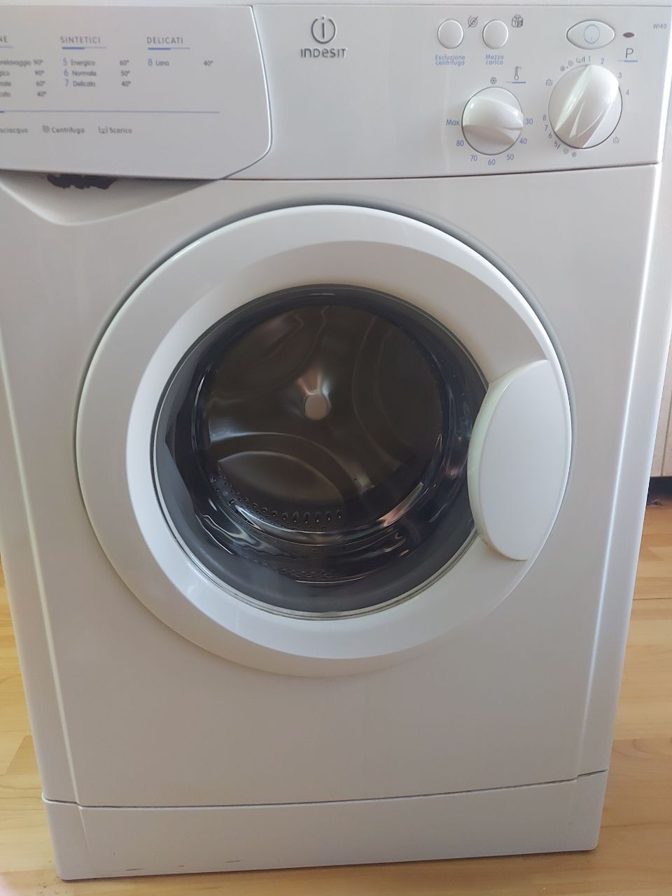 Продаётся стиральная машинка INDESIT