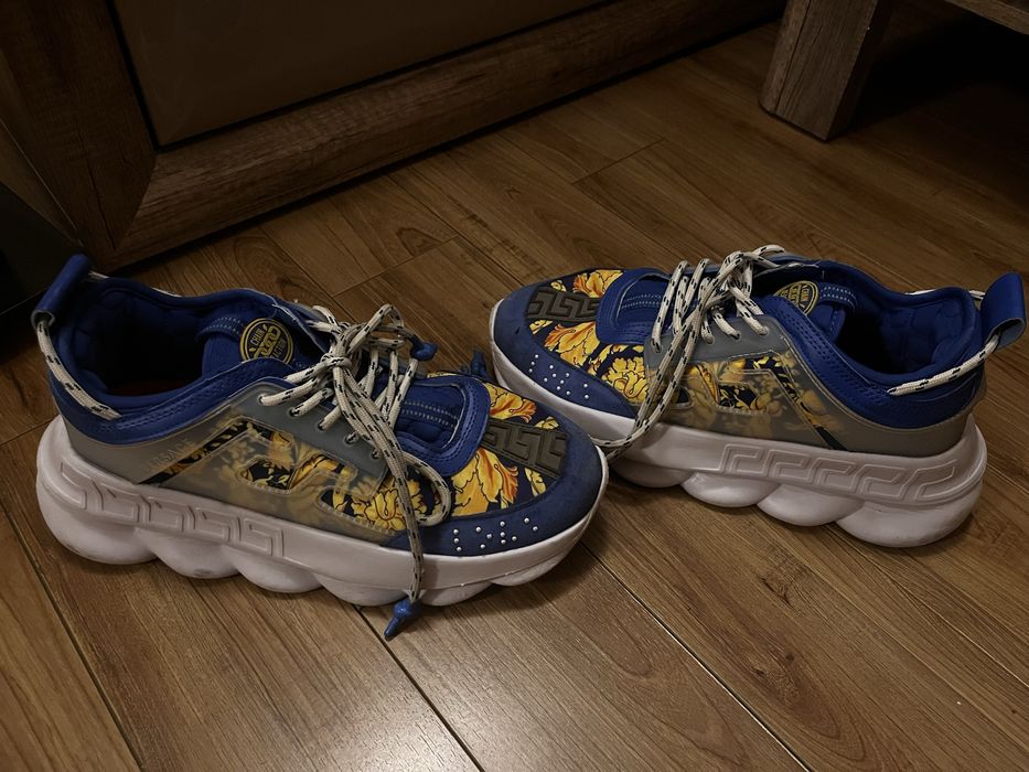 Versace chain reaction