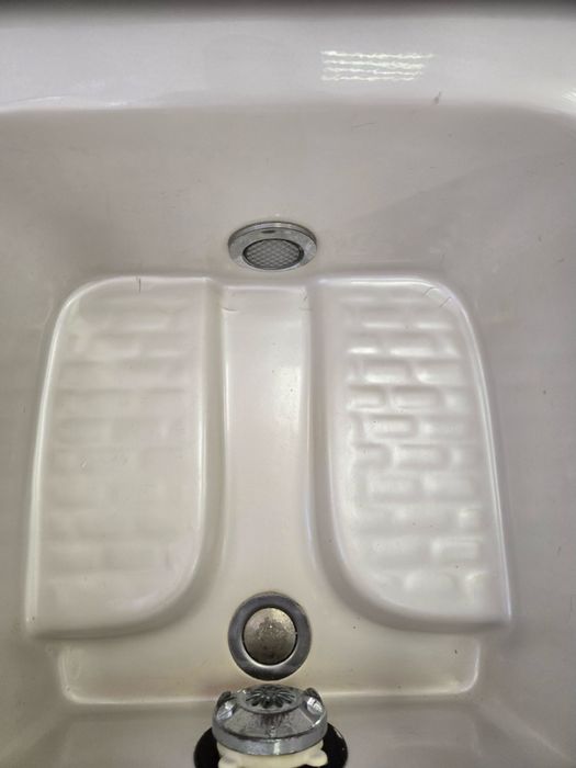 Масажен стол за спа педикюр